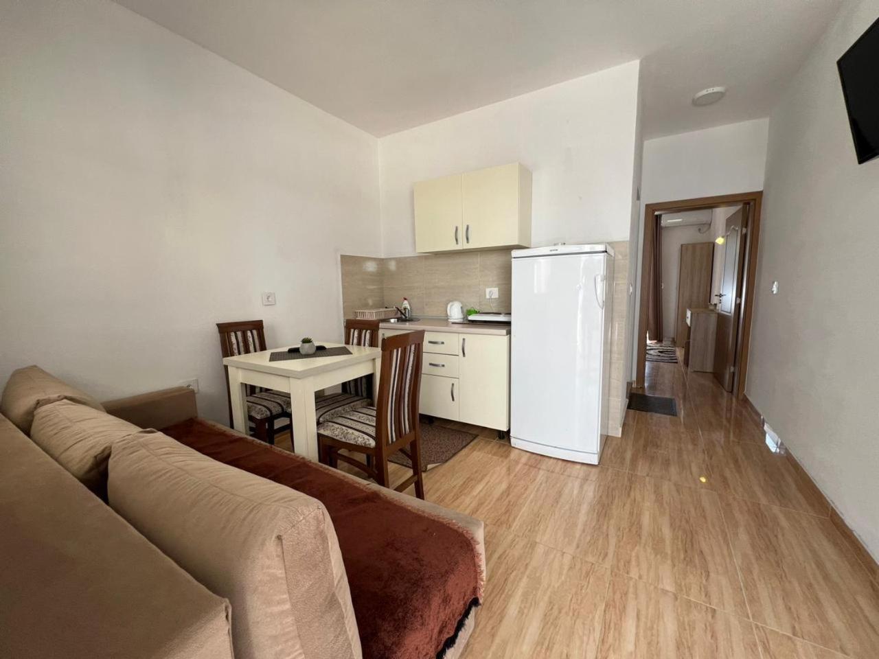 Kontiki Apartments Улцинь Экстерьер фото